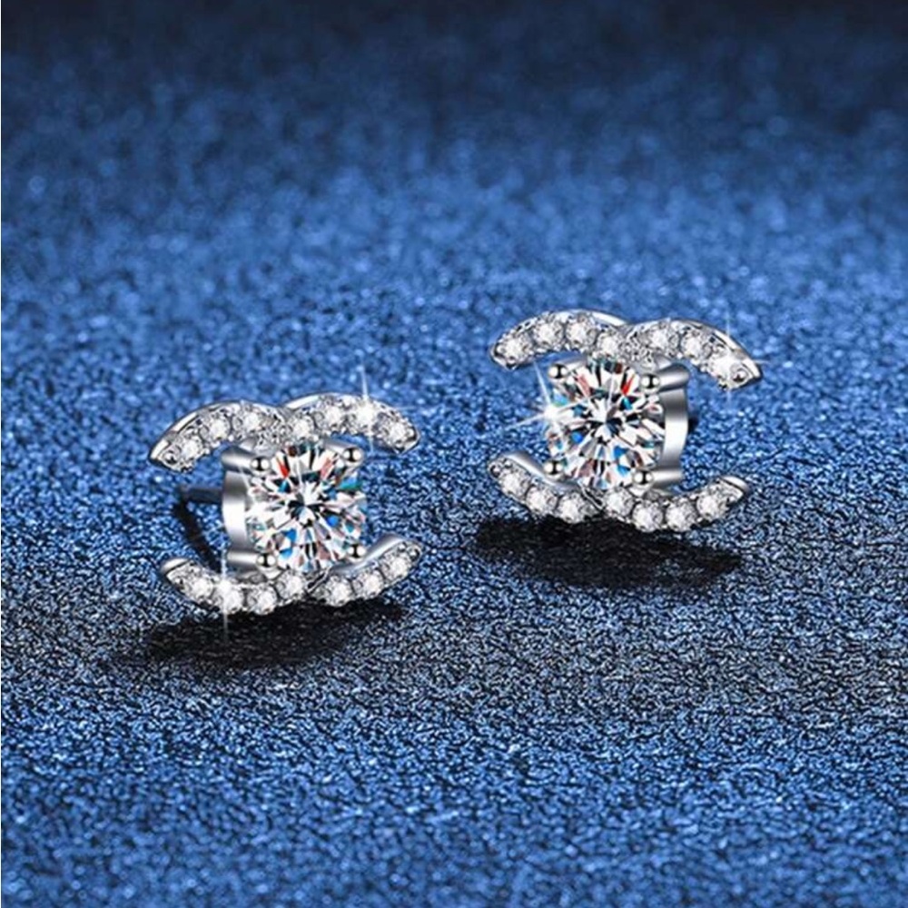 New To Bosh B 💎 | Lux Style 18k Gold Plated Moissanite Diamond Earrings - Picture 4 of 6